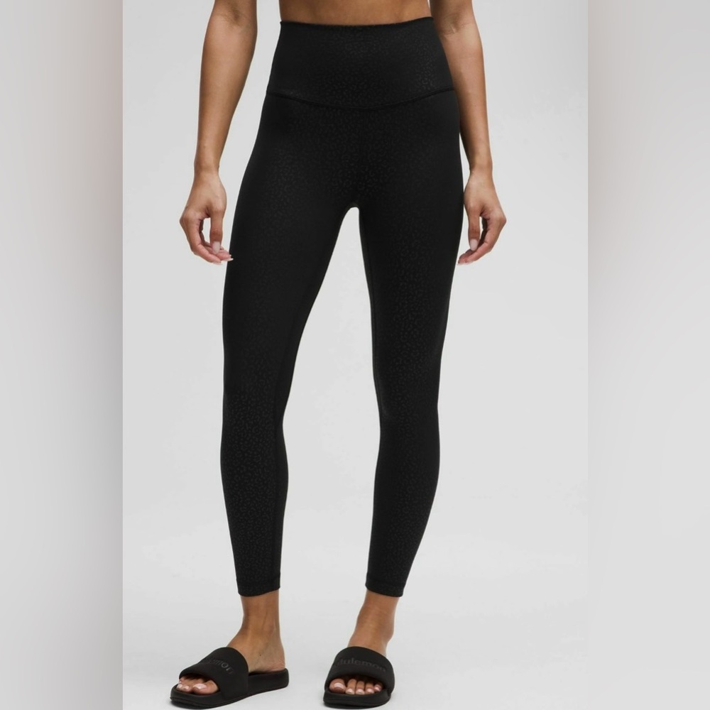 NWT Limited Lululemon 4 Align High Rise Leggings 28"
Leopard Daisy Emboss Black - Picture 2 of 5
